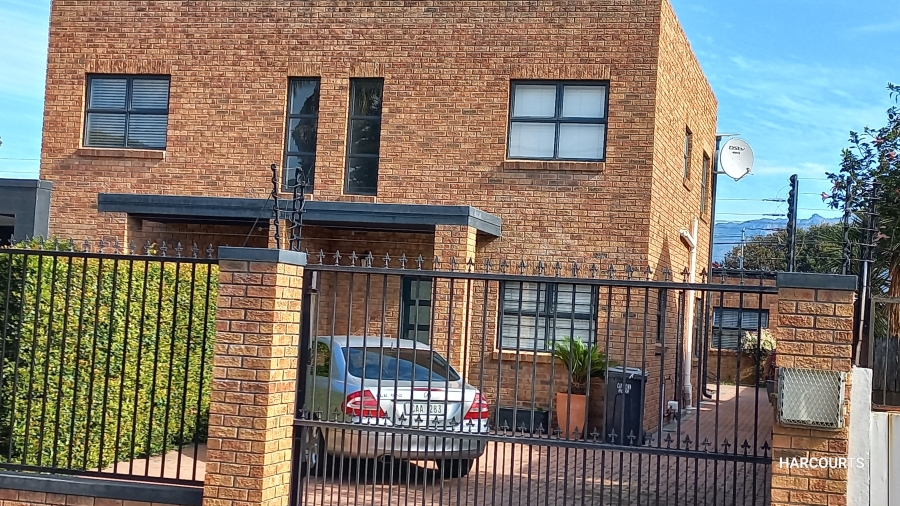 To Let 2 Bedroom Property for Rent in Lansdowne Western Cape